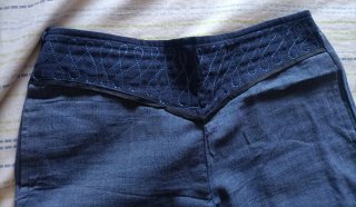 Pantalón ancho vaquero con bordados
