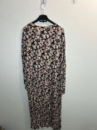 Vestido floral Pull&Bear Talla XL