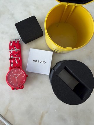 Reloj MR.BOHO Rojo Nuevo