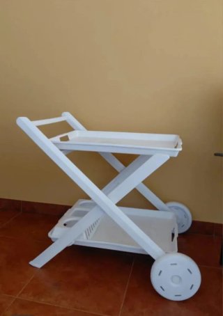 Camarera con ruedas
