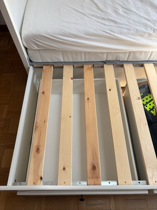 Diván blanco Ikea con 3 cajones y 2 colchones