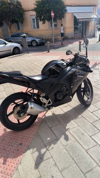 Honda CBR 125R Negra 2012