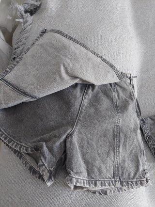 Falda pantalón gris vaquera y falda pull and bear