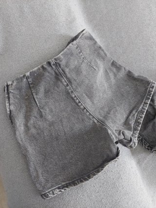 Falda pantalón gris vaquera y falda pull and bear