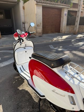 Scomadi TL 125 Scooter Roja y Blanca