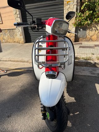 Scomadi TL 125 Scooter Roja y Blanca