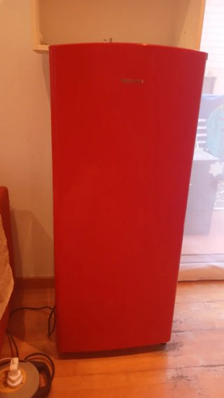 Nevera Hisense Roja 4 años uso