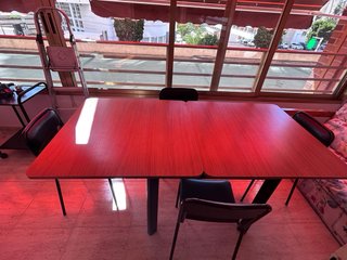 Mesa extensible con 6 sillas
