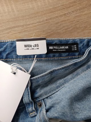 Pantalón vaquero Pull&Bear estrellas
