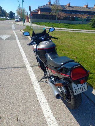 Suzuki GSX 1100 F Sportbike