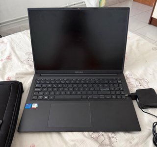 ASUS Vivobook 16" | Intel i7 | 16GB RAM | Windows