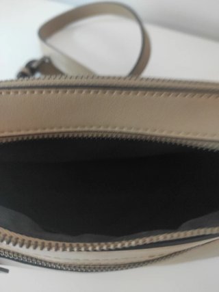 Bolso bandolera beige y marrón