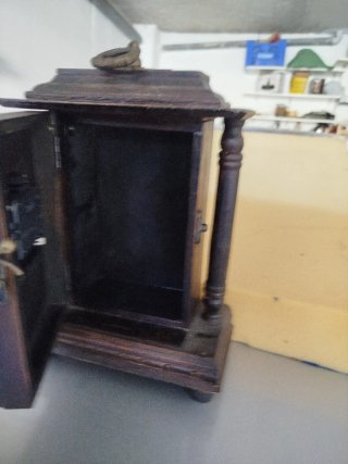 Reloj de mesa antiguo madera y latón