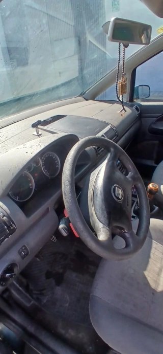 SEAT Alhambra 2025