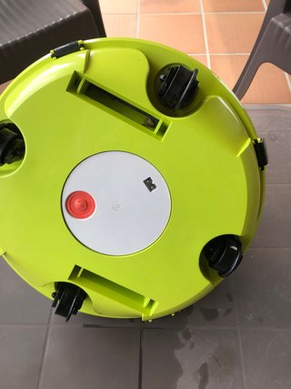 Robot limpiafondos piscina casi nuevo