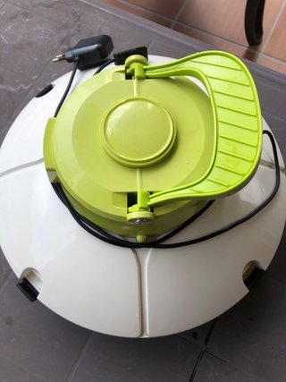 Robot limpiafondos piscina casi nuevo