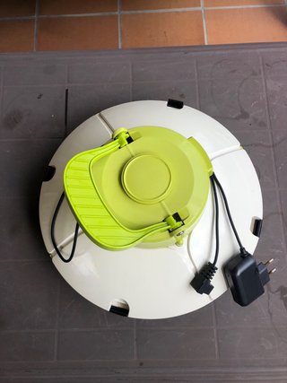 Robot limpiafondos piscina casi nuevo