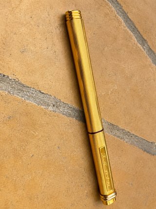 Bolígrafo Cartier Dorado