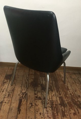 Silla de diseño años 70 cuero y metal