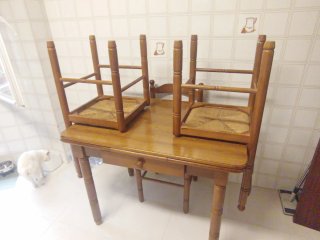 Mesa de cocina extensible de madera y 4 sillas