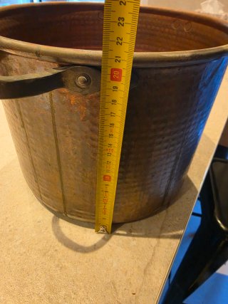 Olla de cobre antigua