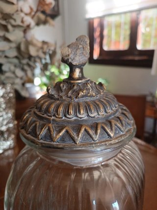 Jarrón de cristal con tapa de pájaro