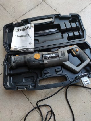 Sierra de sable Titan 1200W