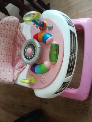 Andador bebé rosa con juegos