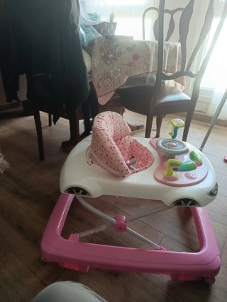 Andador bebé rosa con juegos