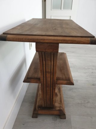 Mesa auxiliar de madera