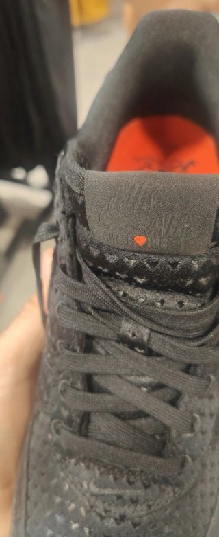 Nike Air Force 1 Retro T.44 más zapas en el perfiL