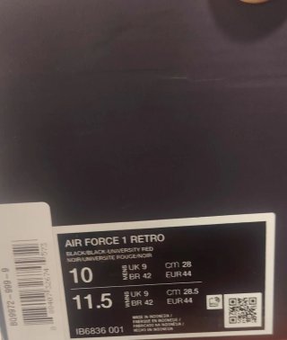 Nike Air Force 1 Retro T.44 más zapas en el perfiL