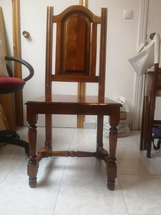 Sillas de madera maciza 50€ unidad