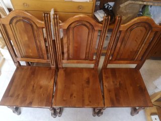 Sillas de madera maciza 50€ unidad
