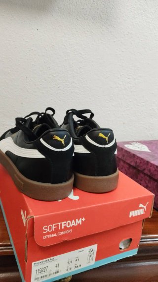Zapatillas Puma Talla 41 Negras y blancas.