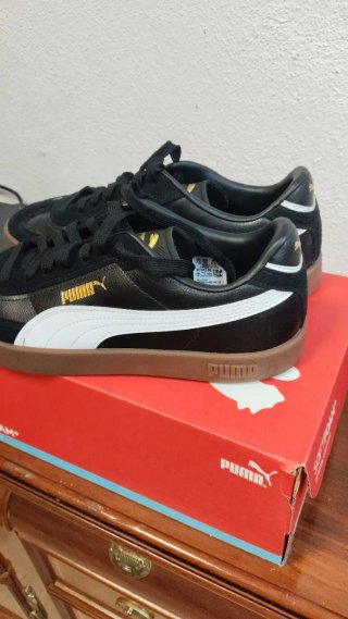 Zapatillas Puma Talla 41 Negras y blancas.