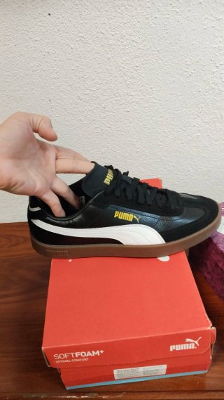 Zapatillas Puma Talla 41 Negras y blancas.