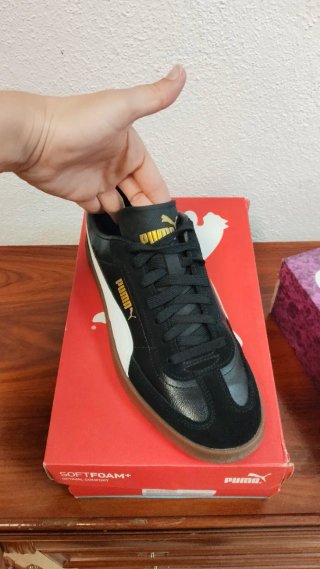 Zapatillas Puma Talla 41 Negras y blancas.
