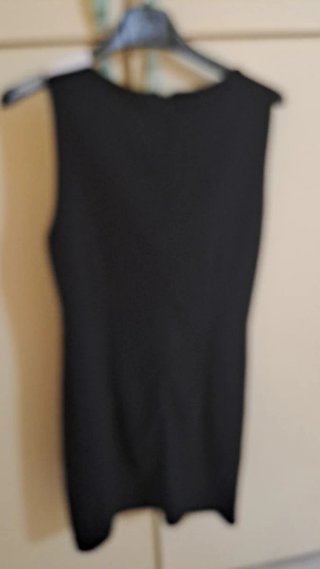 Abito tubino nero e bianco smanicato collo drappeg