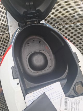 Piaggio NRG Scooter Roja y Blanca