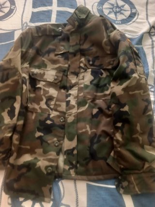 Uniforme camuflaje bosque frío