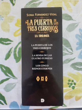 Estuche trilogía La puerta de los tres cerrojos