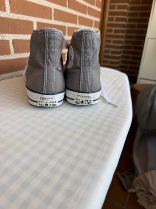 Converse grises altas