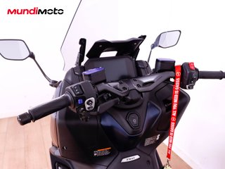 YAMAHA T-MAX 560