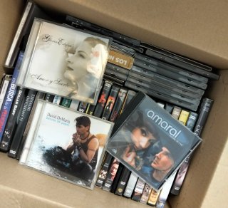Lote de CDs y DVDs: The Beatles, Los del Río y más