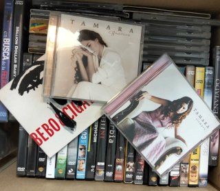 Lote de CDs y DVDs: The Beatles, Los del Río y más