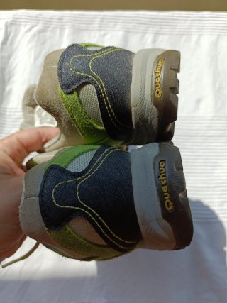 Bambas montaña Decathlon verdes