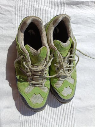 Bambas montaña Decathlon verdes