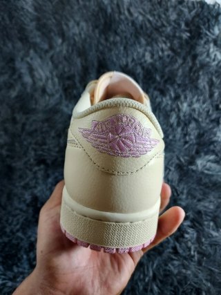 Jordan 1 Travis Scott Beige/Rosa