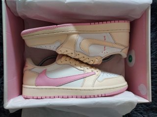 Jordan 1 Travis Scott Beige/Rosa